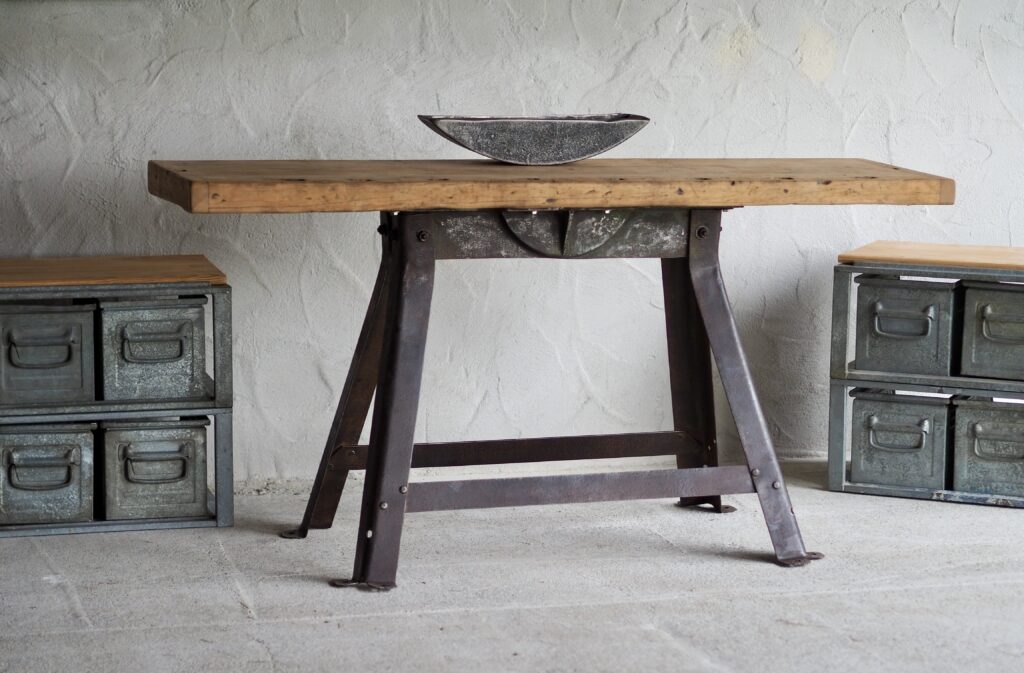 Einzigartige Möbel im Industrial Stil